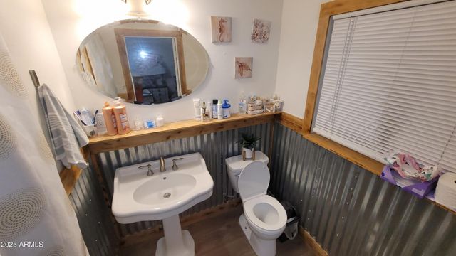 522 S CORTEZ Road, Apache Junction, AZ 85119