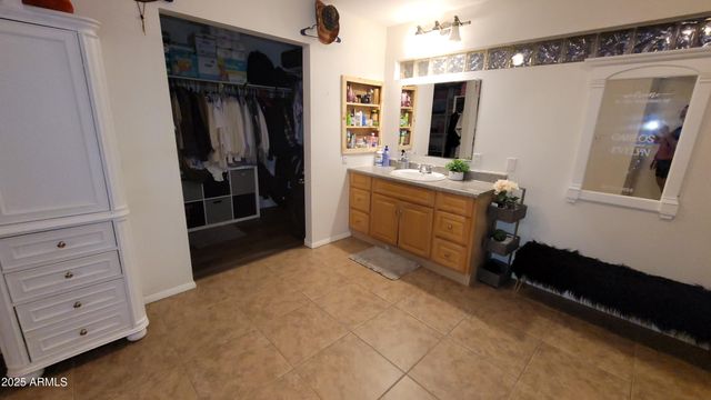 522 S CORTEZ Road, Apache Junction, AZ 85119