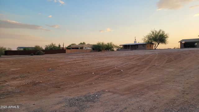 522 S CORTEZ Road, Apache Junction, AZ 85119