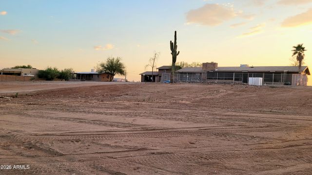 522 S CORTEZ Road, Apache Junction, AZ 85119