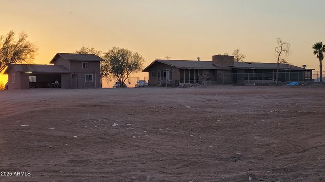 522 S CORTEZ Road, Apache Junction, AZ 85119