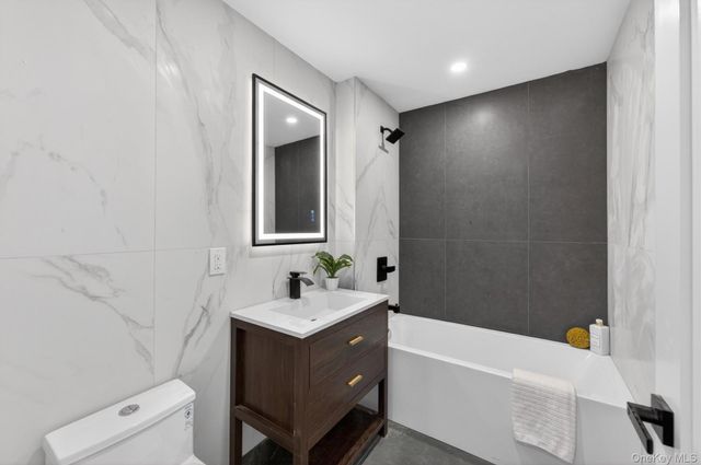 31-65 14th Street 3F, Astoria, NY 11106