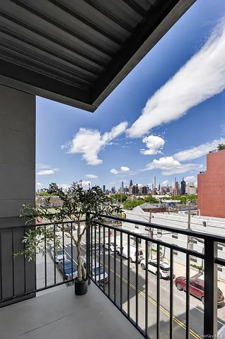 31-65 14th Street 3F, Astoria, NY 11106
