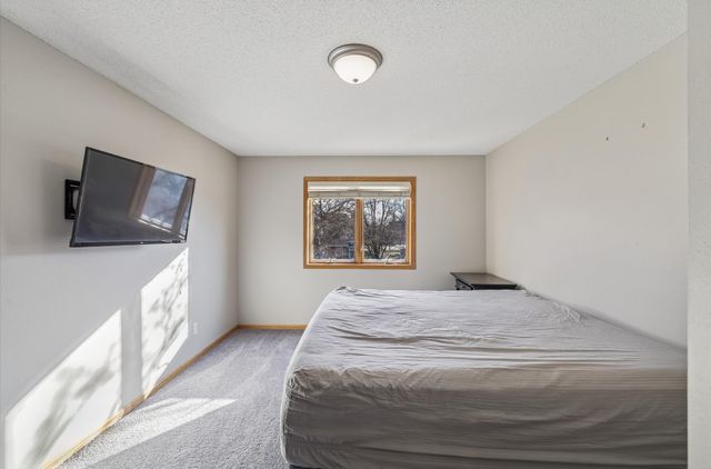 811 Burr Oaks Drive 401, West Des Moines, IA 50266