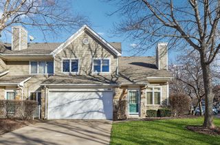 811 Burr Oaks Drive 401, West Des Moines, IA 50266