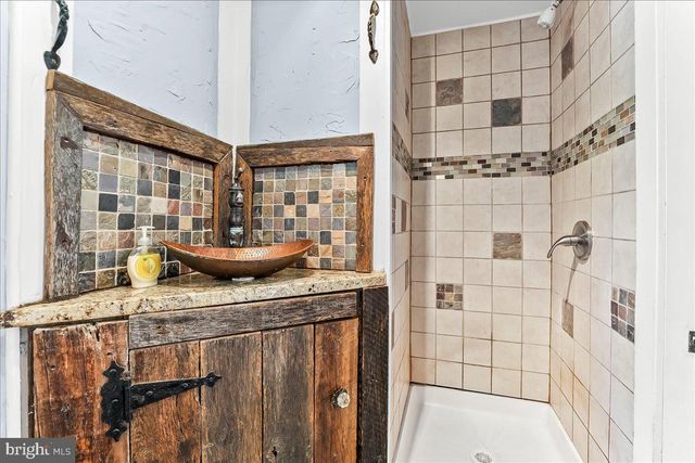 990 CHESTERVILLE RD, Lincoln University, PA 19352