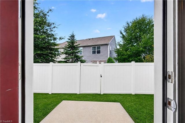 822 Central Park Avenue, Greensboro, NC 27407