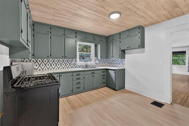 1011 N Osage Street, Independence, MO 64050
