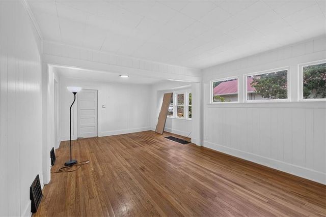 1011 N Osage Street, Independence, MO 64050