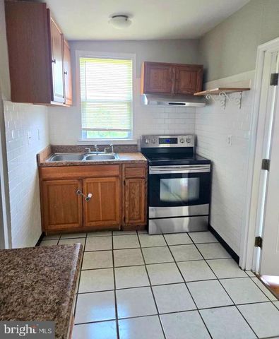 809 EASTERN AVE, Fairmount Heights, MD 20743