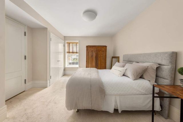 164 E 70th Street, New York City, NY 10021