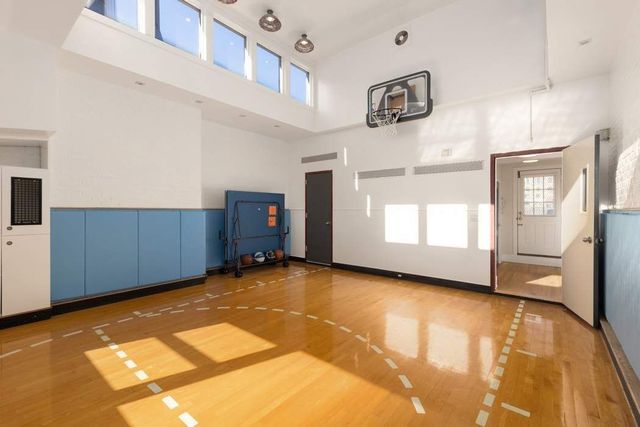 164 E 70th Street, New York City, NY 10021
