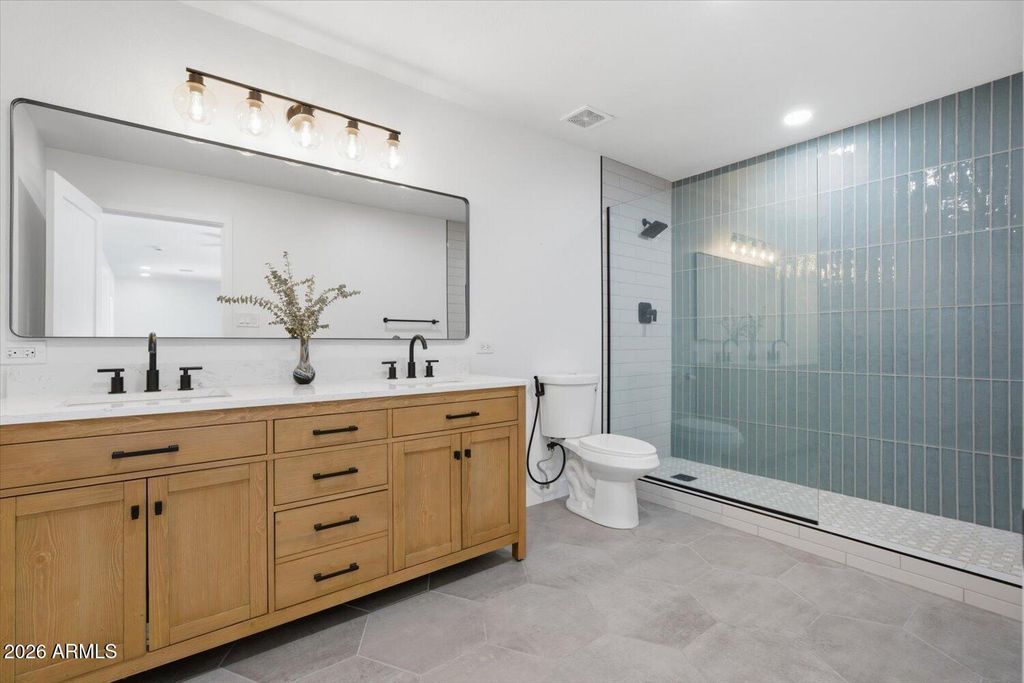 Image 18 of property listing at 4414 S TERRACE Road, Tempe, AZ 85282
