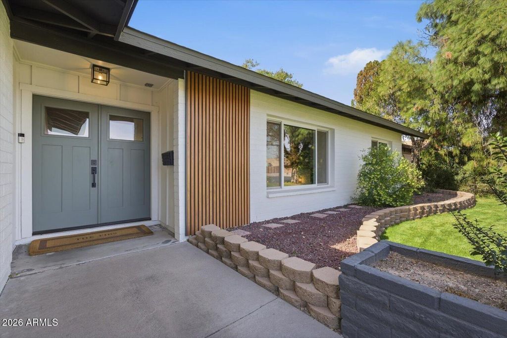 Image 3 of property listing at 4414 S TERRACE Road, Tempe, AZ 85282