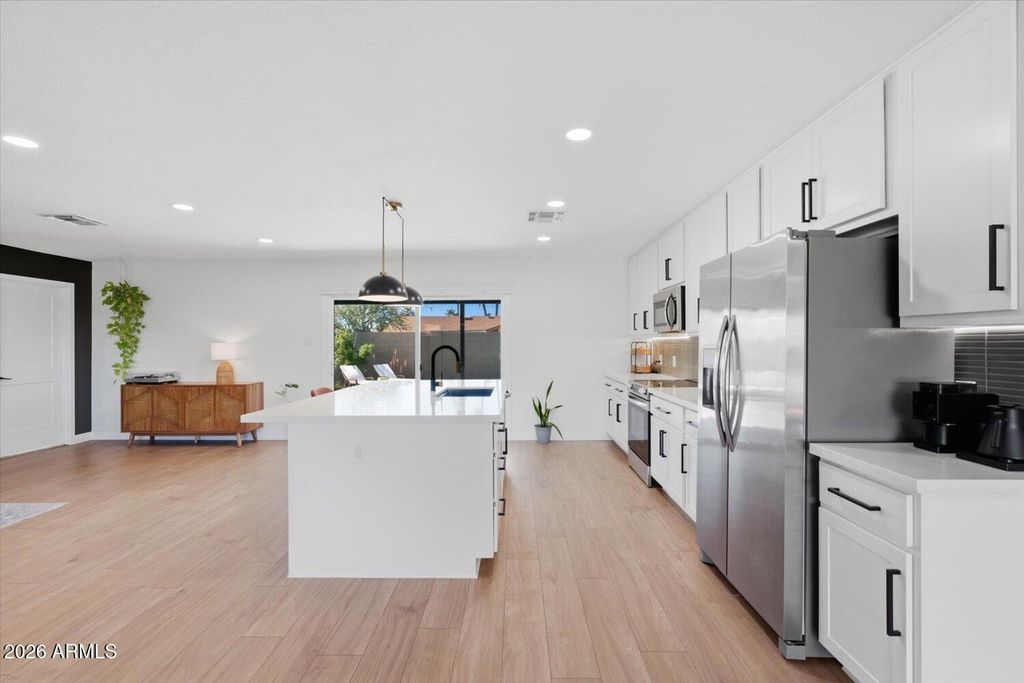 Image 9 of property listing at 4414 S TERRACE Road, Tempe, AZ 85282