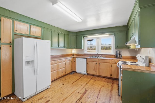 1501 Eatonville Road, Hattiesburg, MS 39401