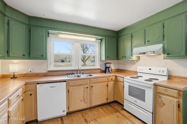 1501 Eatonville Road, Hattiesburg, MS 39401