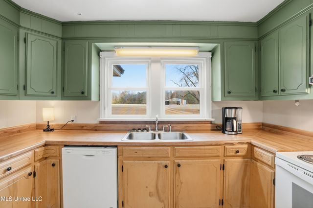 1501 Eatonville Road, Hattiesburg, MS 39401