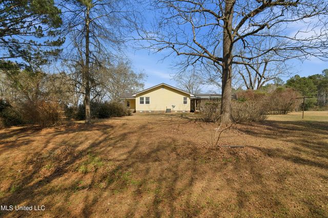 1501 Eatonville Road, Hattiesburg, MS 39401