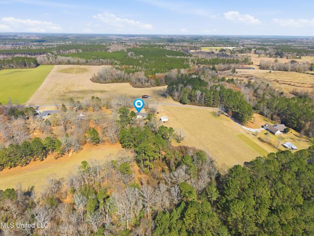 1501 Eatonville Road, Hattiesburg, MS 39401