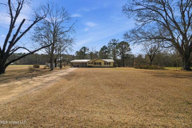1501 Eatonville Road, Hattiesburg, MS 39401