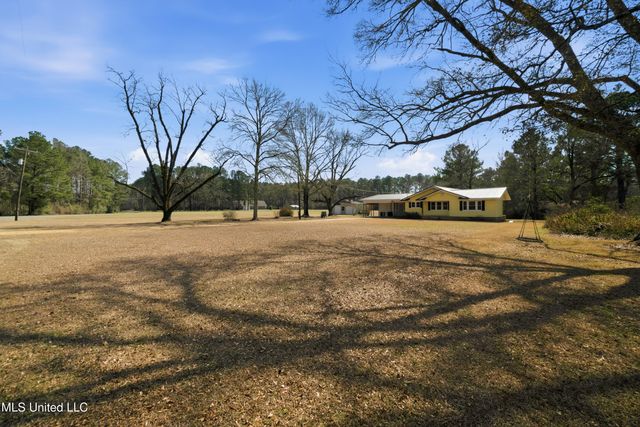 1501 Eatonville Road, Hattiesburg, MS 39401