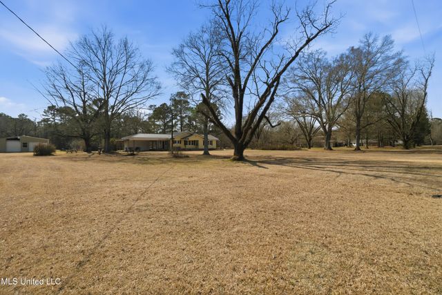 1501 Eatonville Road, Hattiesburg, MS 39401
