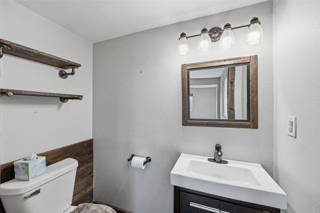 12 west Main Street, Central City, IA 52214
