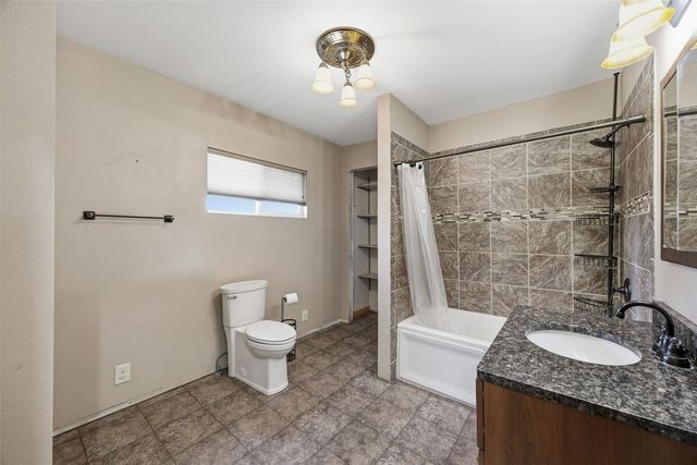 12 west Main Street, Central City, IA 52214