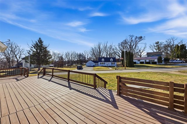 12 west Main Street, Central City, IA 52214