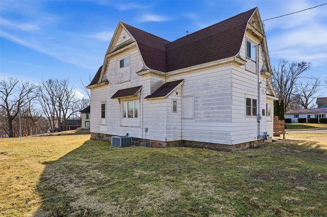 12 west Main Street, Central City, IA 52214