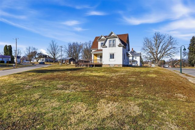 12 west Main Street, Central City, IA 52214