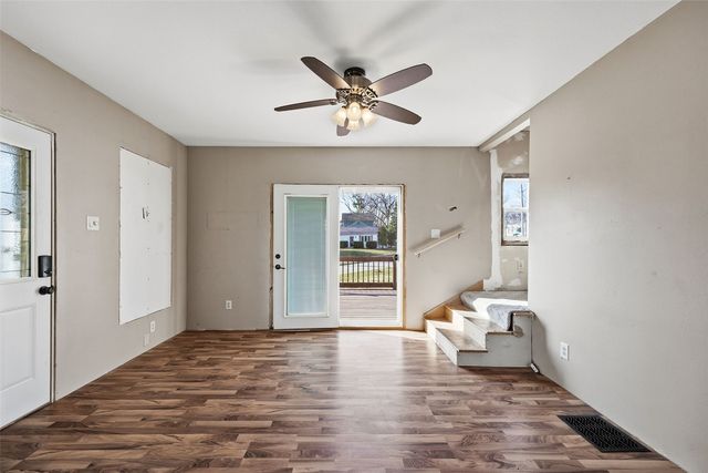 12 west Main Street, Central City, IA 52214