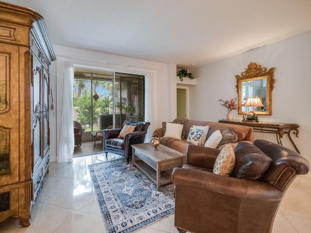 8471 Lake Cypress Road, Lake Worth, FL 33467