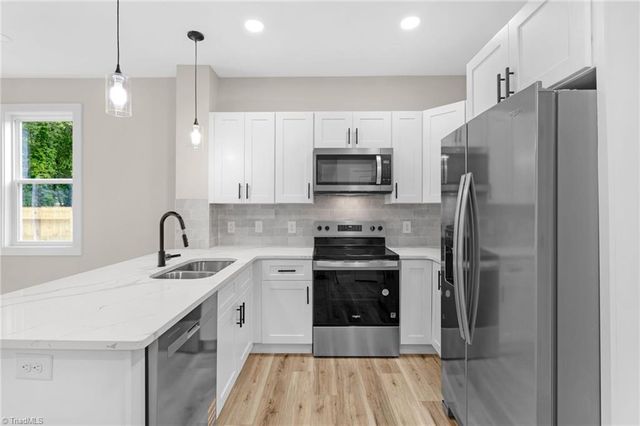 3630 Old Vineyard Road, Winston-salem, NC 27104