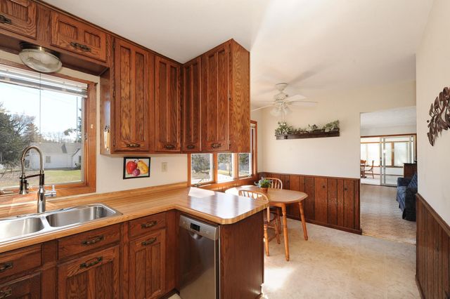 2665 Maryland Avenue E, Maplewood, MN 55119