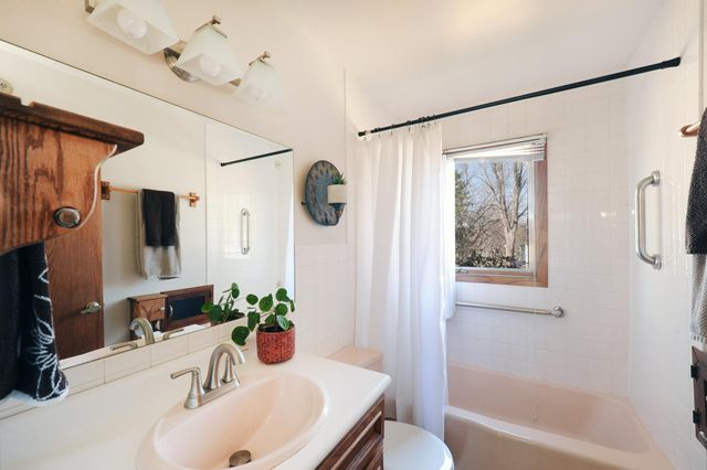 2665 Maryland Avenue E, Maplewood, MN 55119