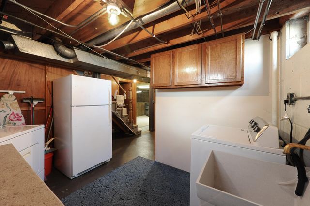 2665 Maryland Avenue E, Maplewood, MN 55119