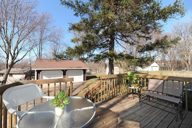 2665 Maryland Avenue E, Maplewood, MN 55119