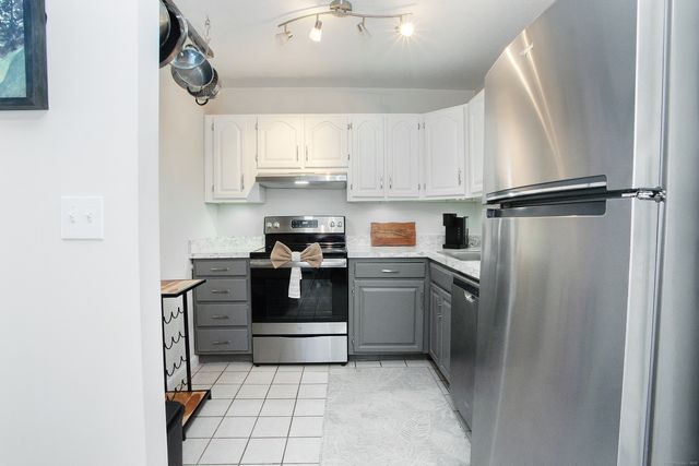 50 East Hill Road APT 4A, Canton, CT 06019