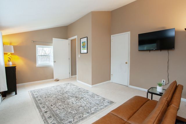 50 East Hill Road APT 4A, Canton, CT 06019