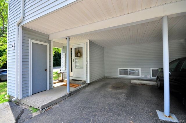 50 East Hill Road APT 4A, Canton, CT 06019