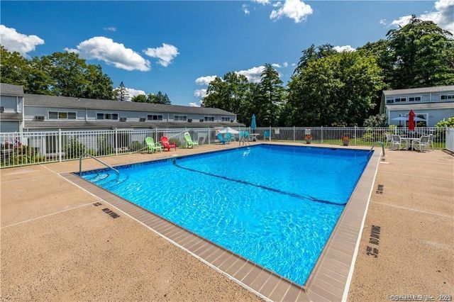 50 East Hill Road APT 4A, Canton, CT 06019