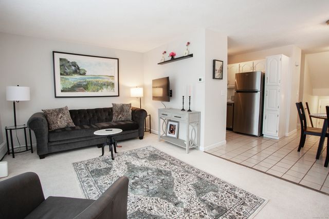 50 East Hill Road APT 4A, Canton, CT 06019