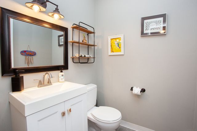 50 East Hill Road APT 4A, Canton, CT 06019