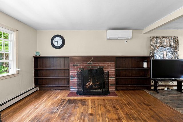 636 Highland St, Holliston, MA 01746