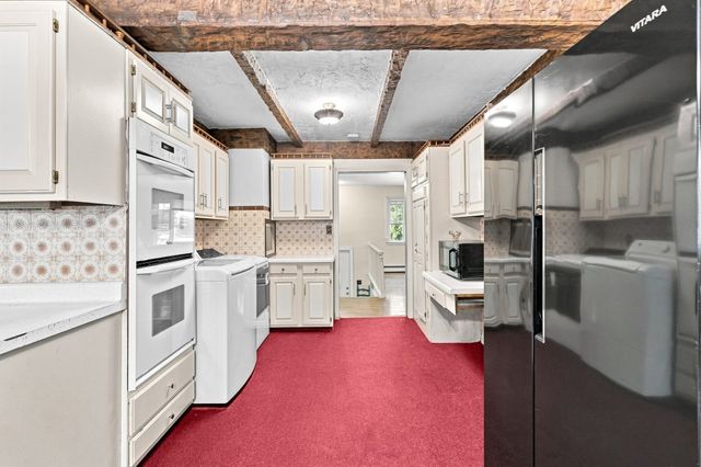 636 Highland St, Holliston, MA 01746