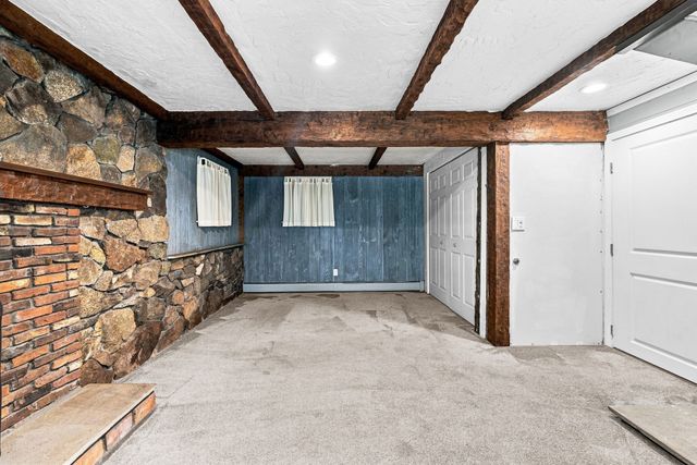 636 Highland St, Holliston, MA 01746