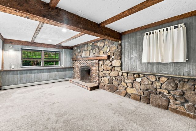 636 Highland St, Holliston, MA 01746