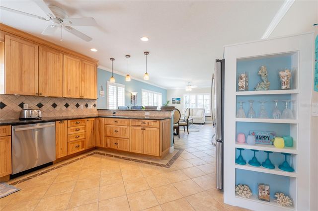 213 75TH STREET, Holmes Beach, FL 34217